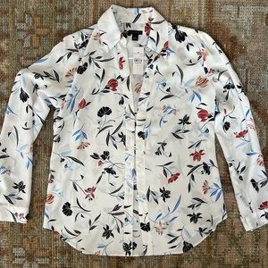 New - Ann Taylor Essential Shirt Small